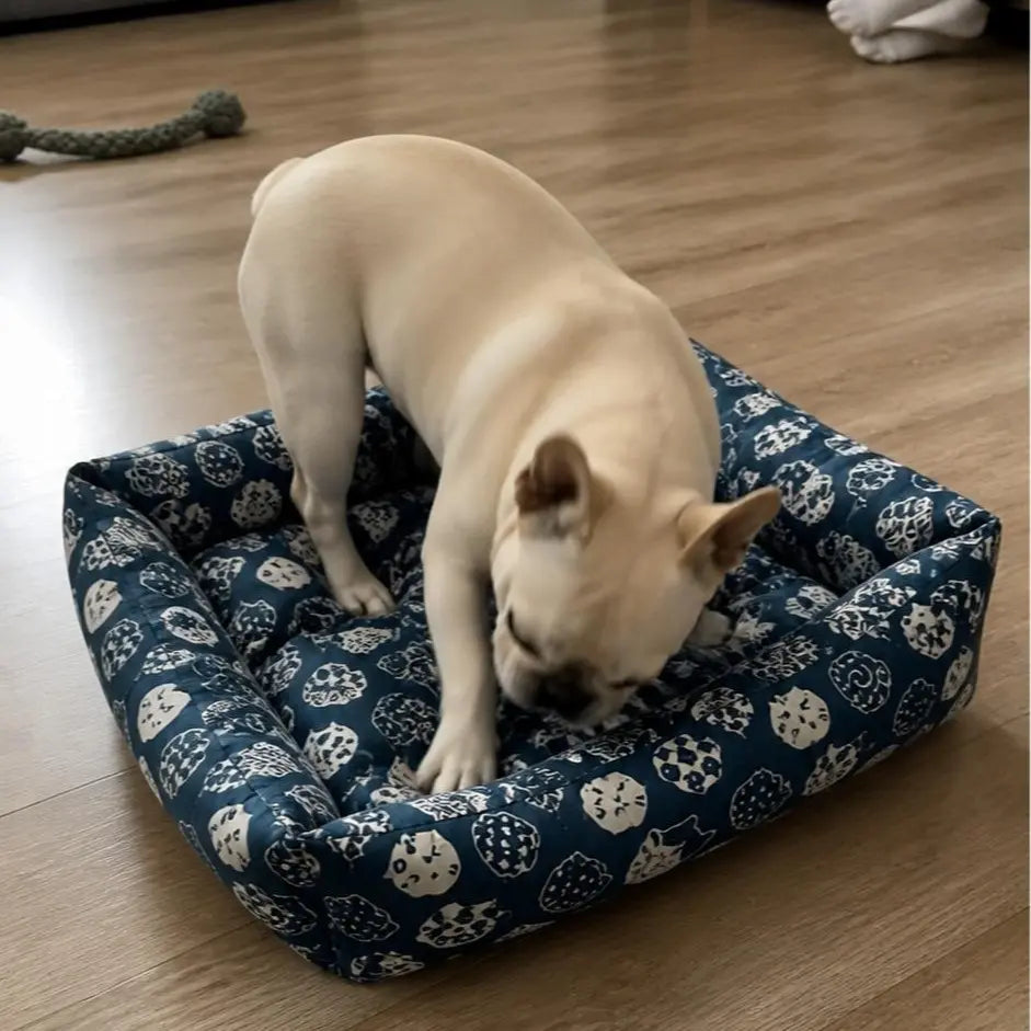 All-Season Pet Bed for Dogs and Cats – Durable Linen Fabric with Non-Slip Base, Available in Multiple Sizes